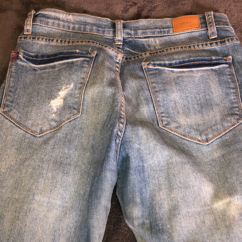 Distressed jeans - Picture 4 of 6